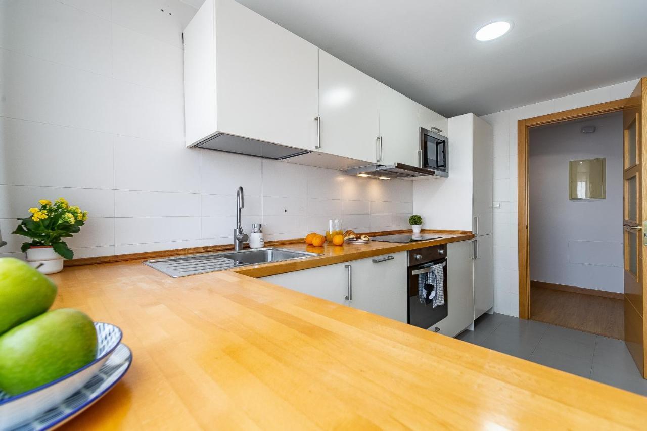 Modern Beach Apartment Valparaiso With Parking Málaga Exteriör bild