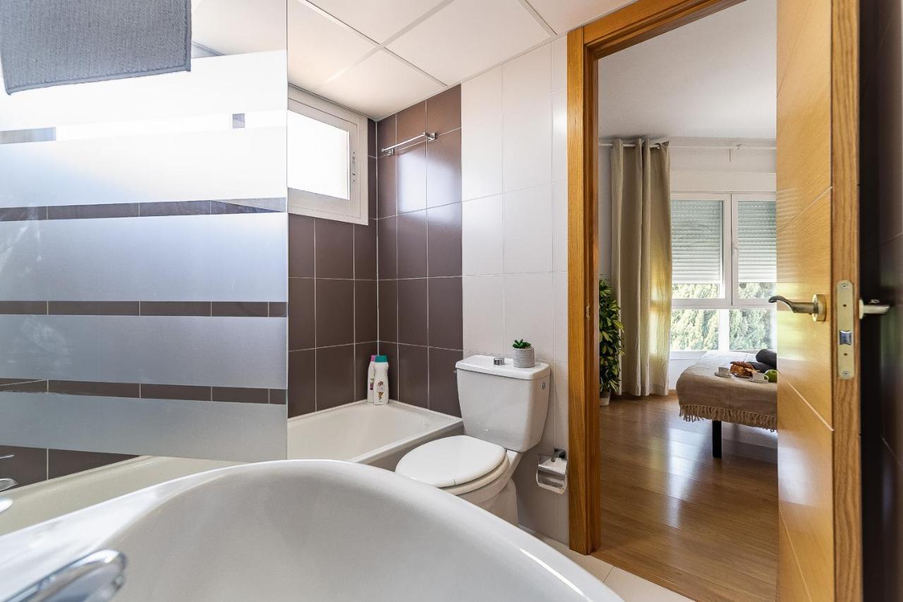 Modern Beach Apartment Valparaiso With Parking Málaga Exteriör bild